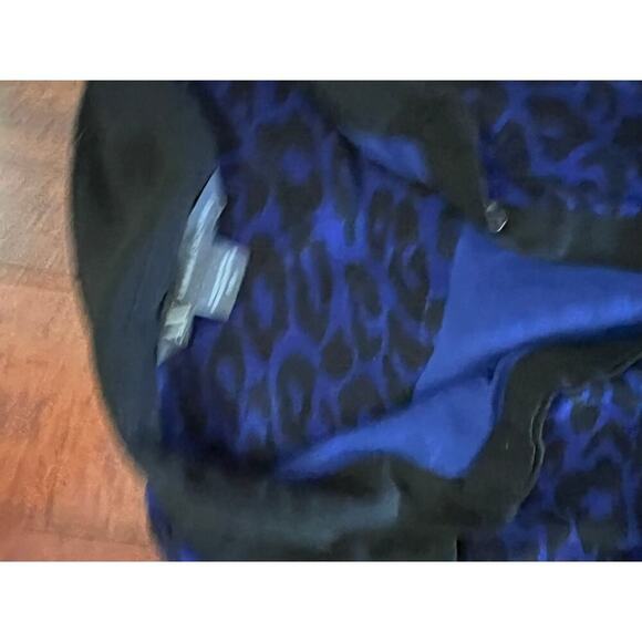 EUC Armani Exchange Semi-Sheer BlueButton up Long sleev Leopard print Top size M - Picture 6 of 12